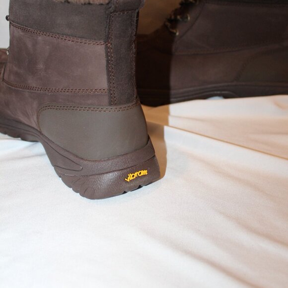 NIB UGG MEN'S BUTTE LOGO LEATHER SUEDE SHEARLING LINED WINTER SNOW BOOTS - Picture 9 of 11